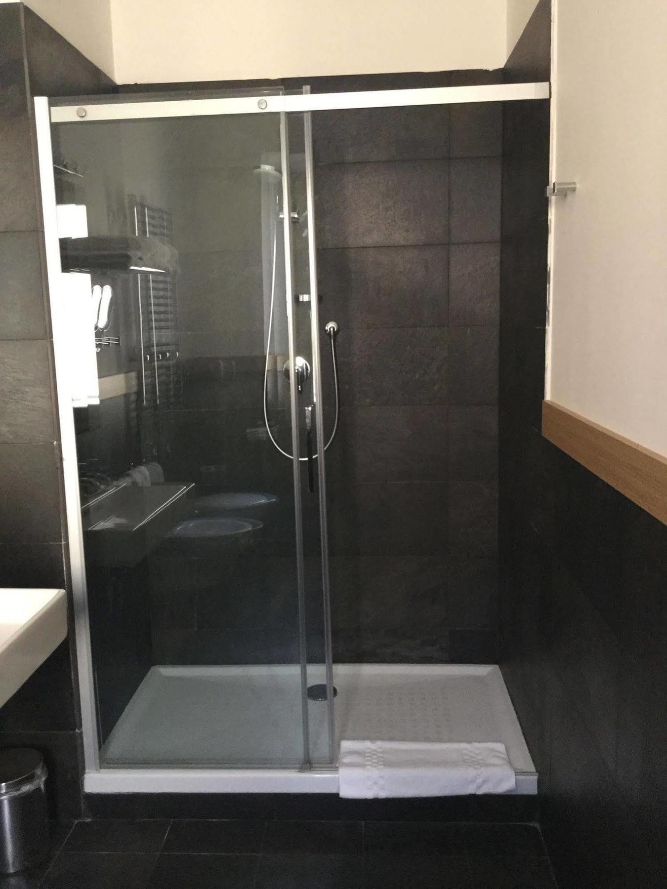 Rhome Terminal Guest House Rzym Zewnętrze zdjęcie