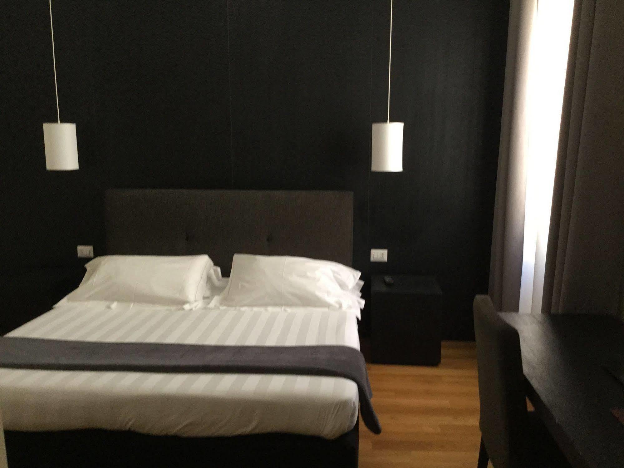 Rhome Terminal Guest House Rzym Zewnętrze zdjęcie