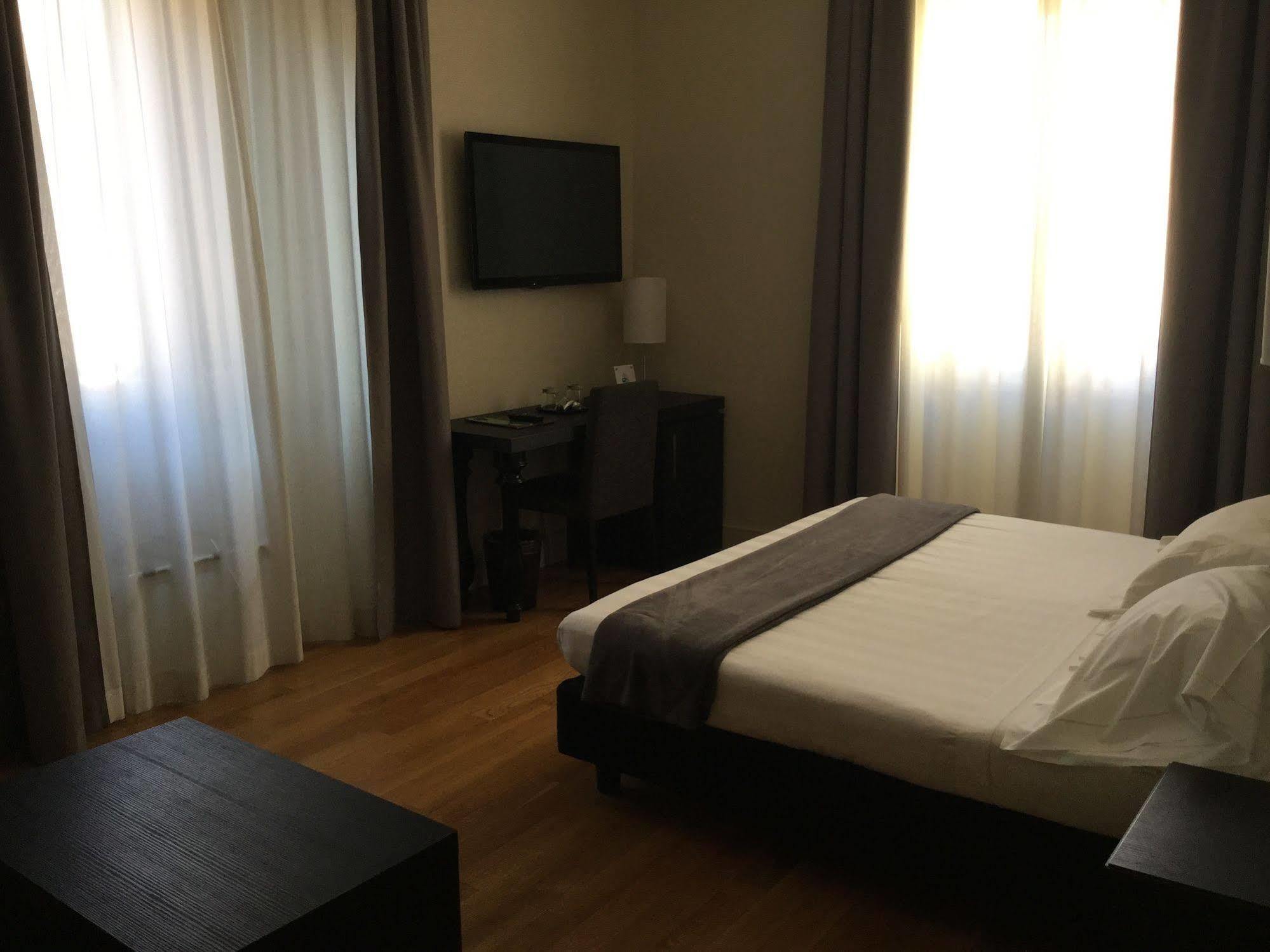 Rhome Terminal Guest House Rzym Zewnętrze zdjęcie