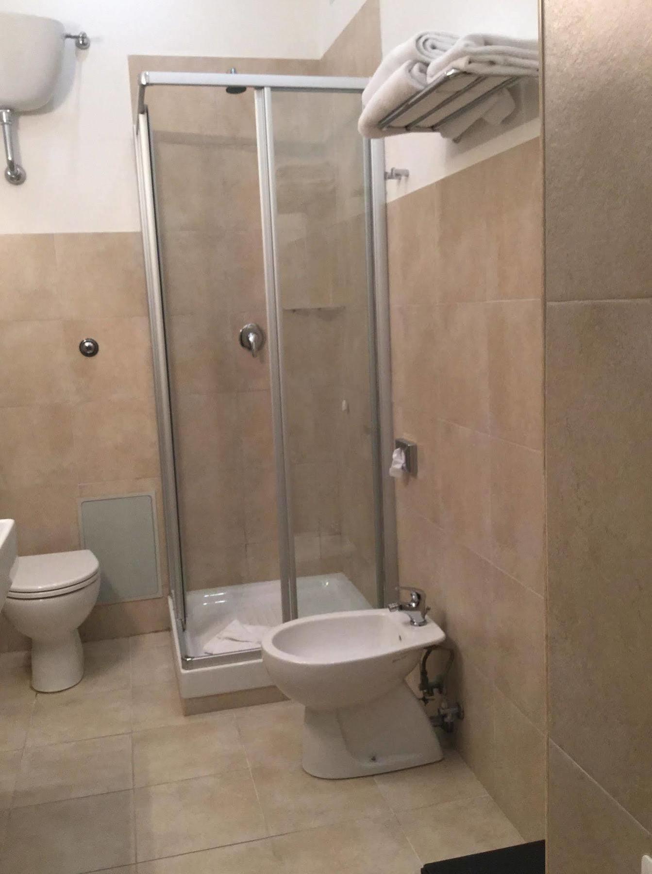 Rhome Terminal Guest House Rzym Zewnętrze zdjęcie