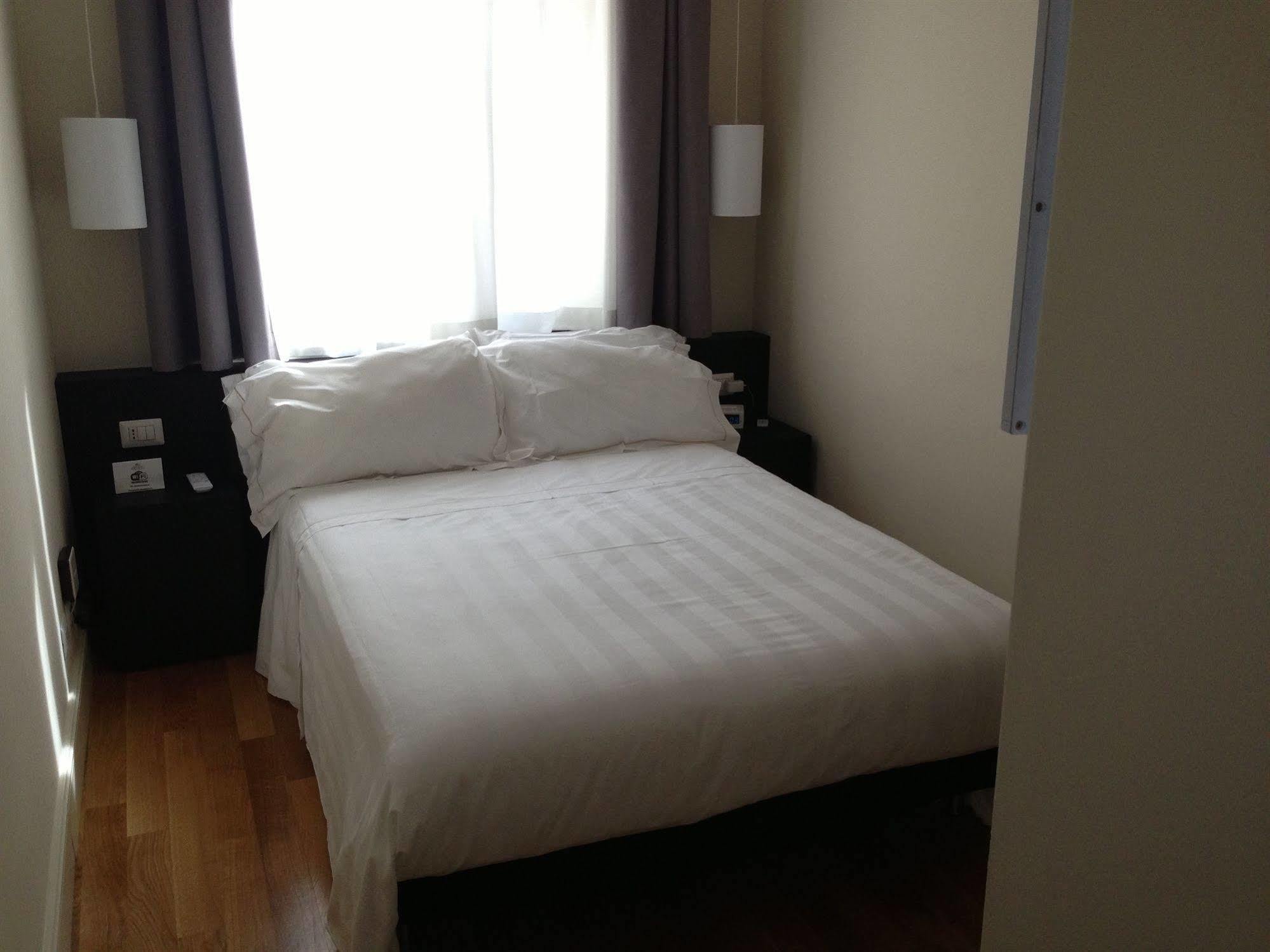 Rhome Terminal Guest House Rzym Zewnętrze zdjęcie