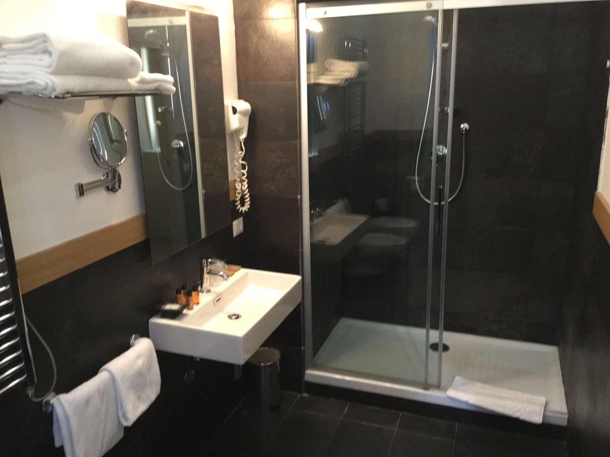 Rhome Terminal Guest House Rzym Zewnętrze zdjęcie